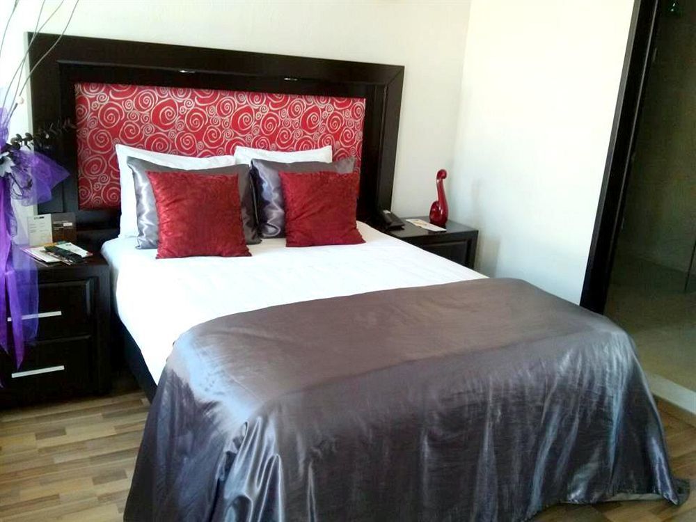 M Hoteles Concepto Морелия Экстерьер фото